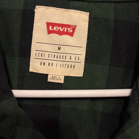 Men’s Levi’s button down, size medium - Picture 2 of 4